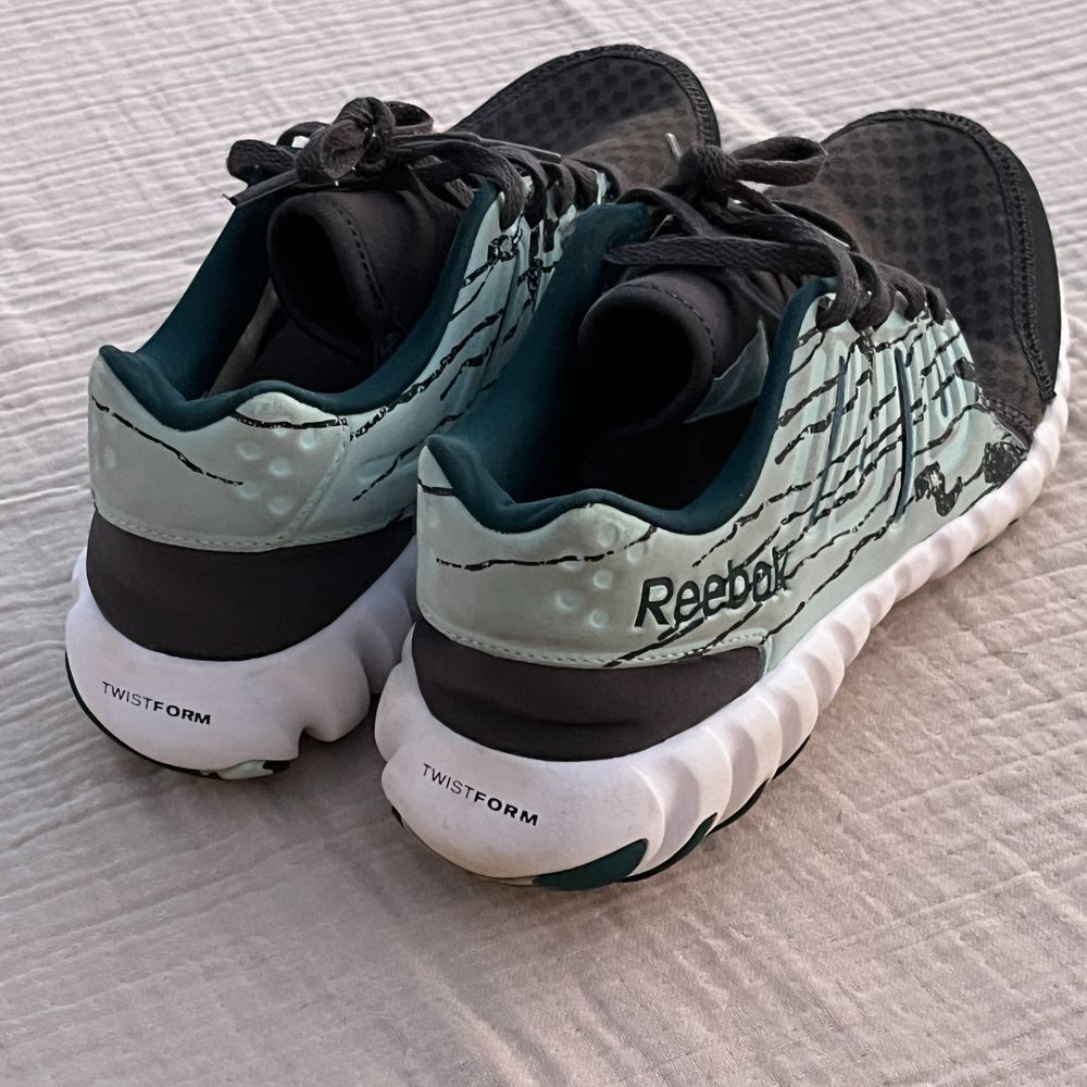Reebok Twistform Athletic Sneakers Black Mint Pattern Running Training Shoes 8.5 - Picture 2 of 11
